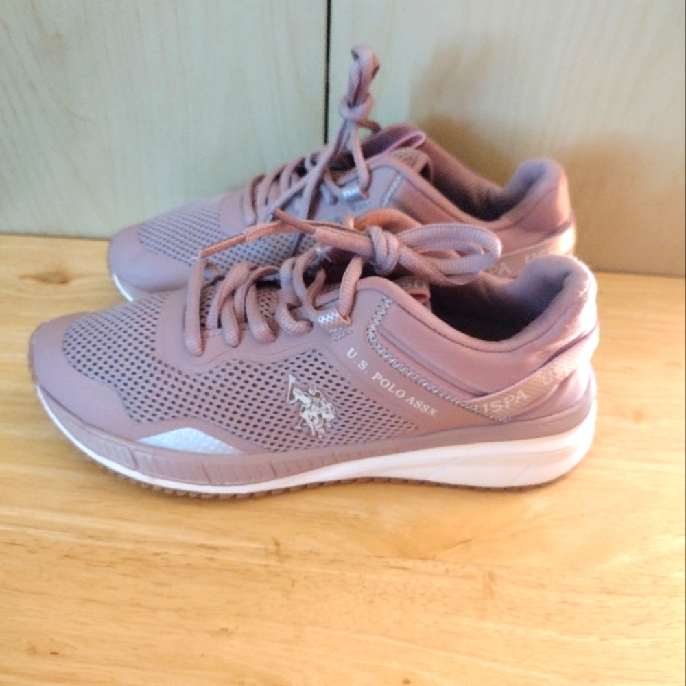 U.S. Polo Assn. Women’s Mauve Athletic Sneakers – Size [6.5w]